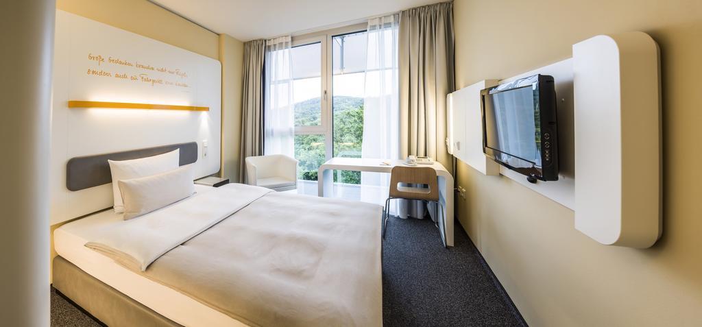 Lufthansa Seeheim - More Than A Conference Hotel Room photo