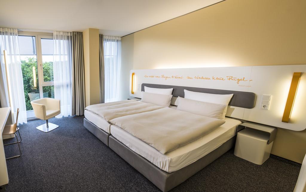 Lufthansa Seeheim - More Than A Conference Hotel Room photo